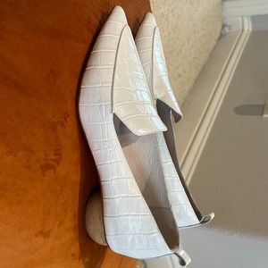 Jeffery Campbell White Croc , round wood heel Size 8.5